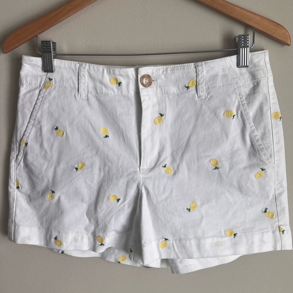 LOFT NWT The Washed Twill White Shorts with Pineapple 97% Cotton Size 2 Vacation